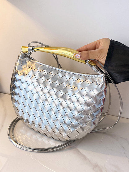 Well Tailored Bag with a Graceful Silhouette