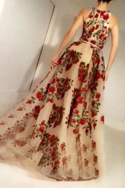 Classic Vintage & Enduringly Stylish Dress