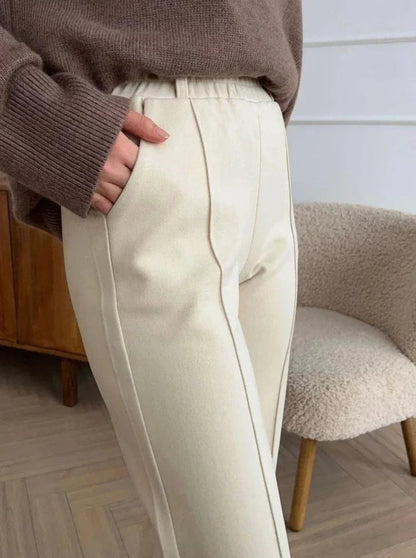 Well Tailored Pants with a Graceful Silhouette