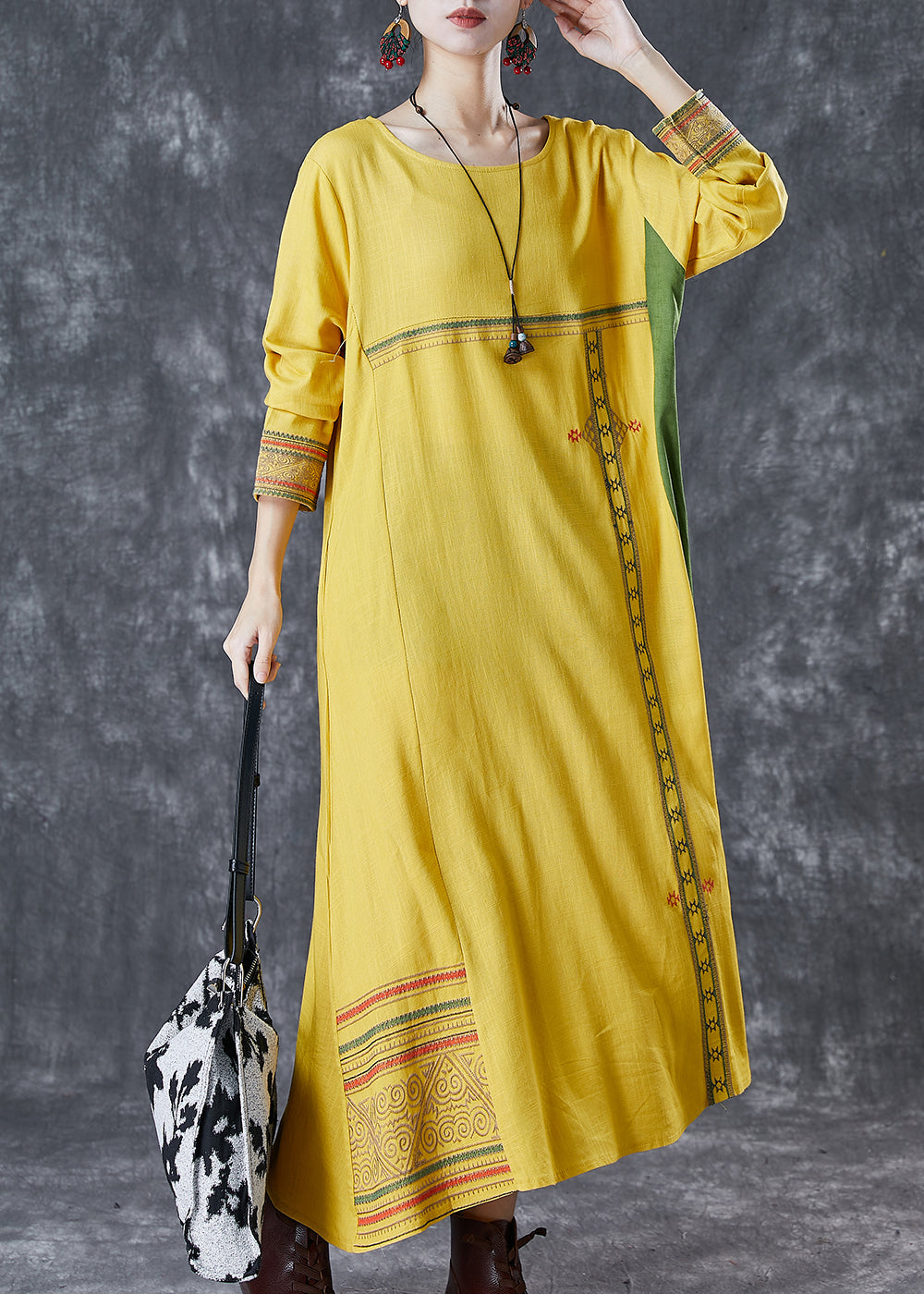 Classic Vintage Dress with a Flattering Fit