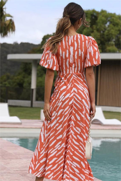 Beautifully Finished Dress in a Timeless Design