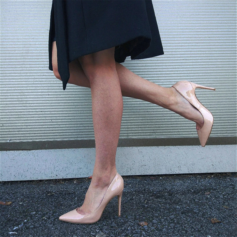 Effortlessly Elegant Heels with a Timeless Design