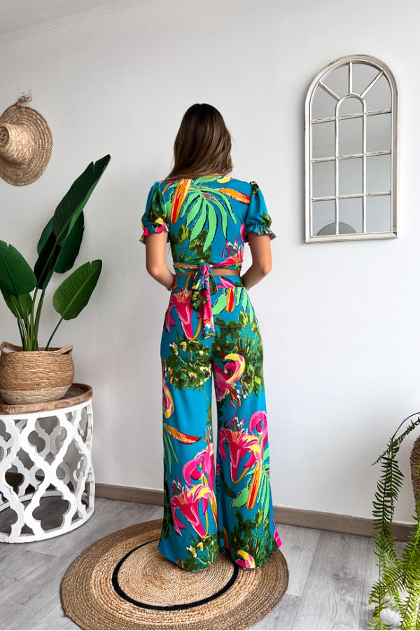 Elegantly Styled Pants for Everyday Wear