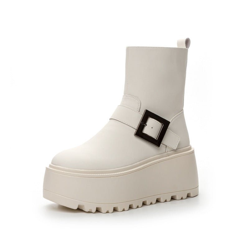 Well Tailored Boots with a Graceful Silhouette