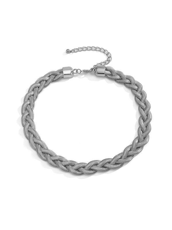 Sophisticated Garment with a Clean Classic Look