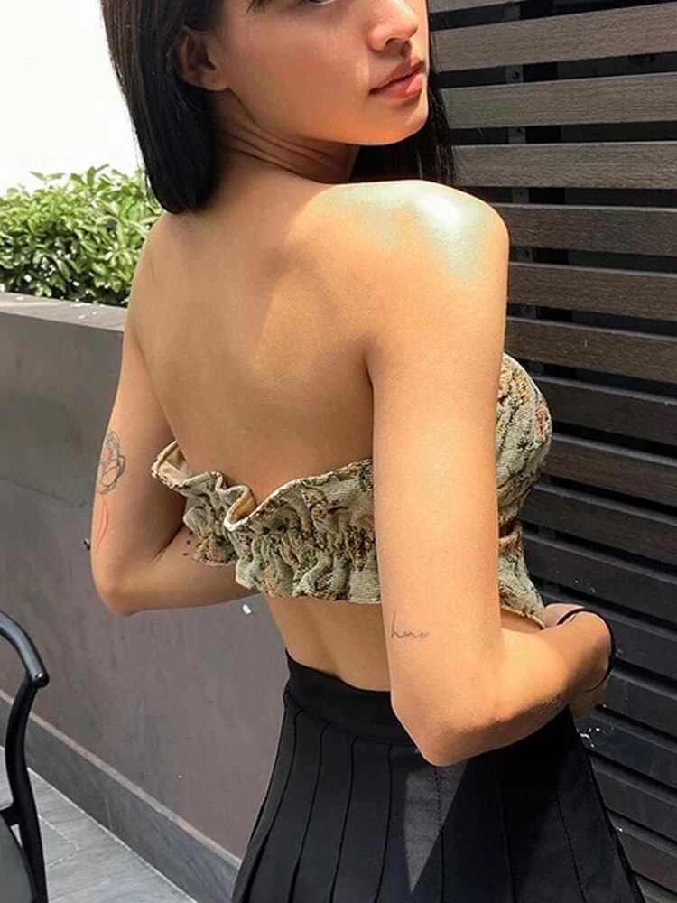 Effortlessly Elegant Top with a Timeless Design