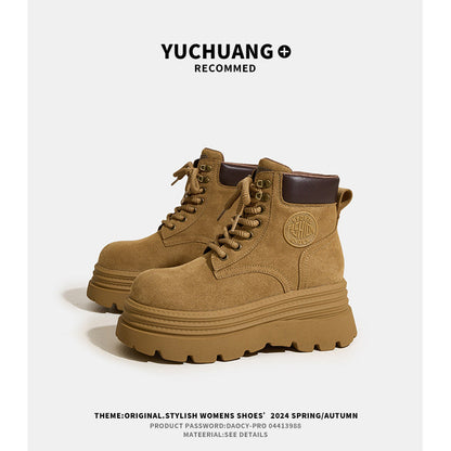 Effortlessly Elegant Boots with a Timeless Design