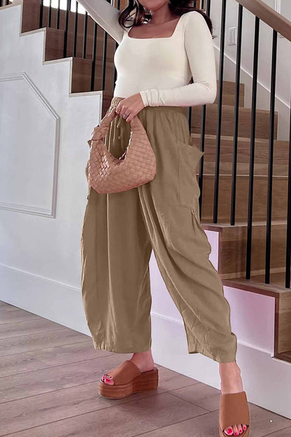 Effortlessly Elegant Pants with a Timeless Design