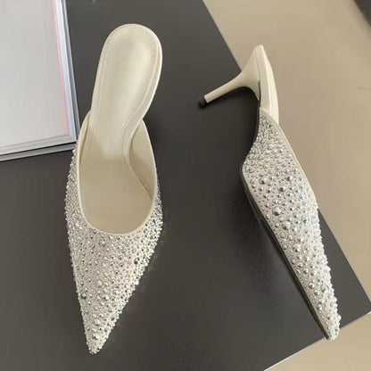 Effortlessly Elegant Heels with a Timeless Design
