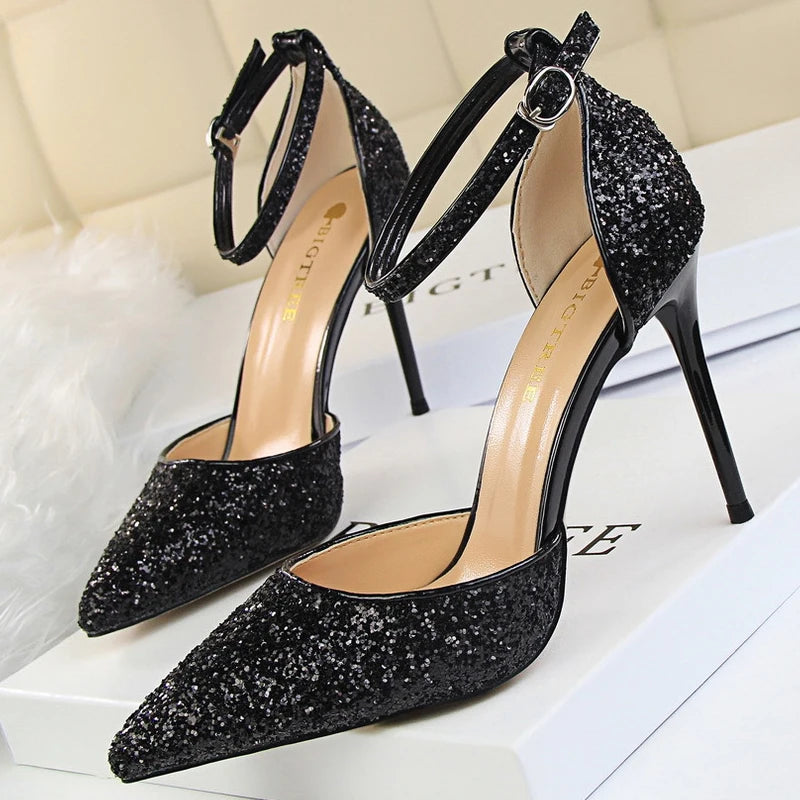 A Vintage Style Heels with Delicate Timeless Details