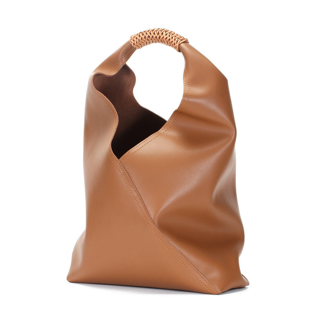 Gracefully Styled Bag for Any Occasion