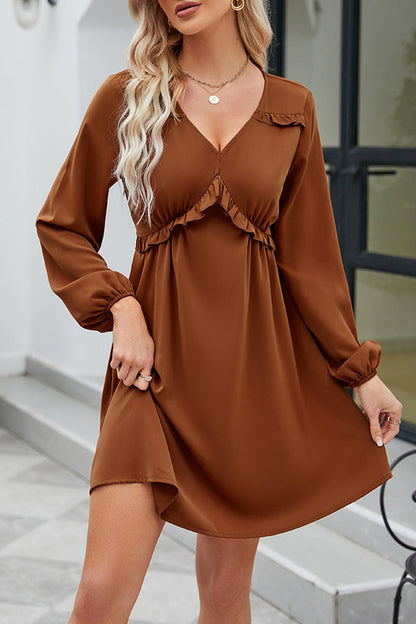 Beautifully Finished Dress in a Timeless Design