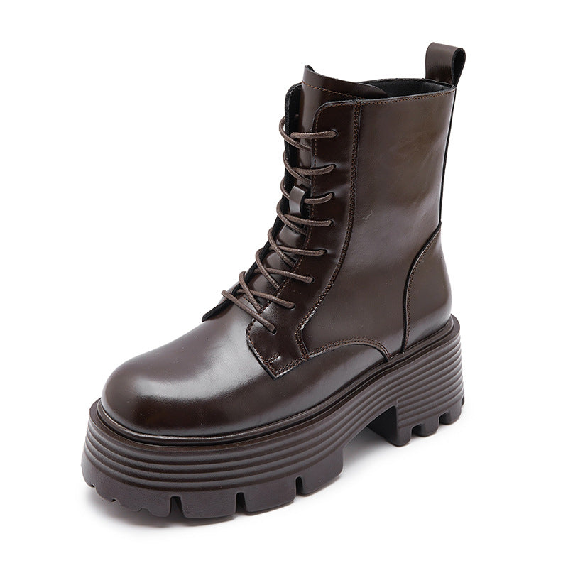 Beautifully Finished Boots in a Timeless Design