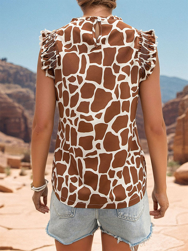 Well Tailored Top with a Graceful Silhouette