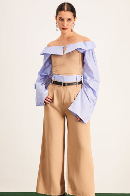 Effortlessly Elegant Pants with a Timeless Design