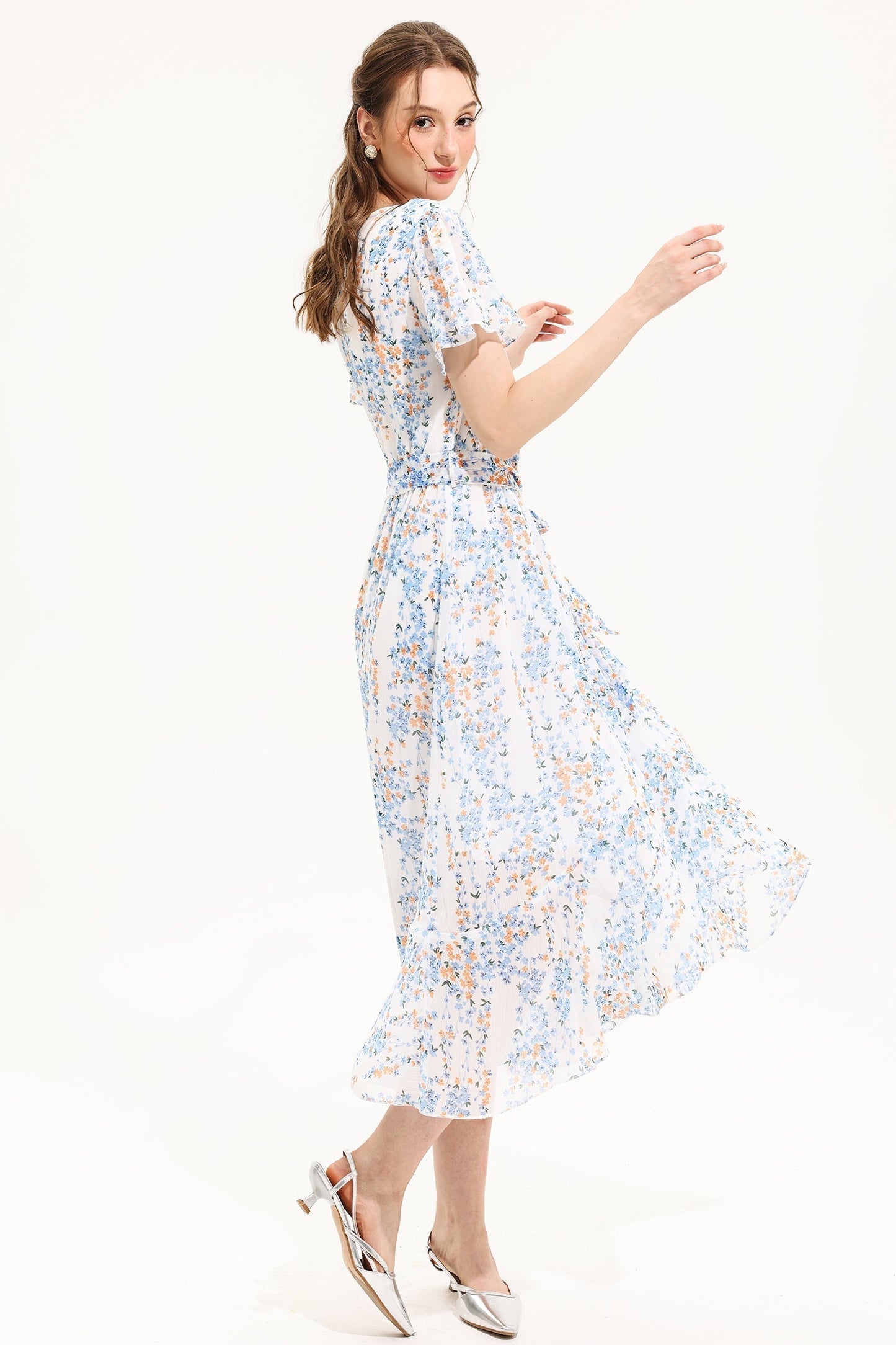 Well Tailored Dress with a Graceful Silhouette