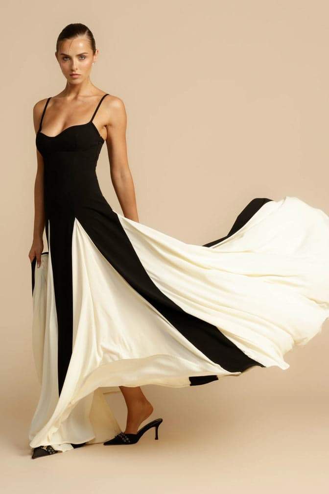 Gracefully Styled Dress for Any Occasion