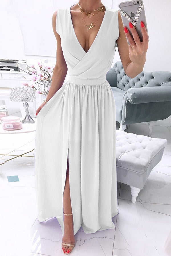 Sophisticated Dress with a Clean Classic Look