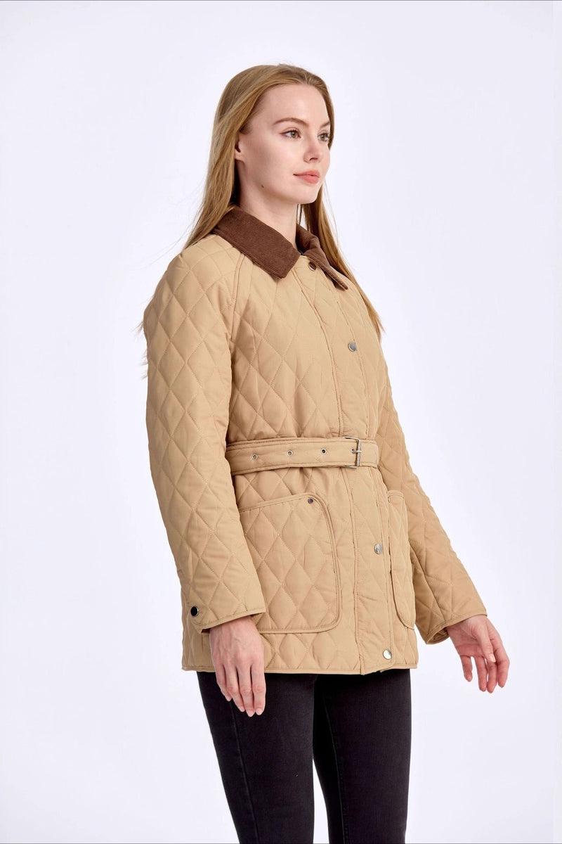 Well Tailored Jacket with a Graceful Silhouette