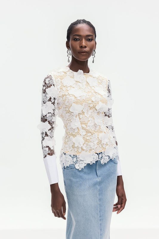 Well Tailored Top with a Graceful Silhouette