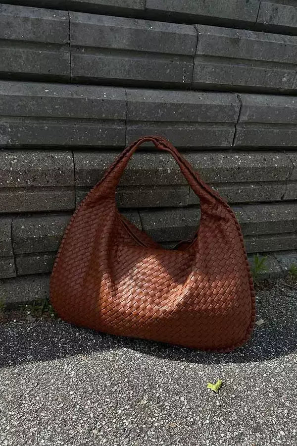 Beautifully Finished Bag in a Timeless Design