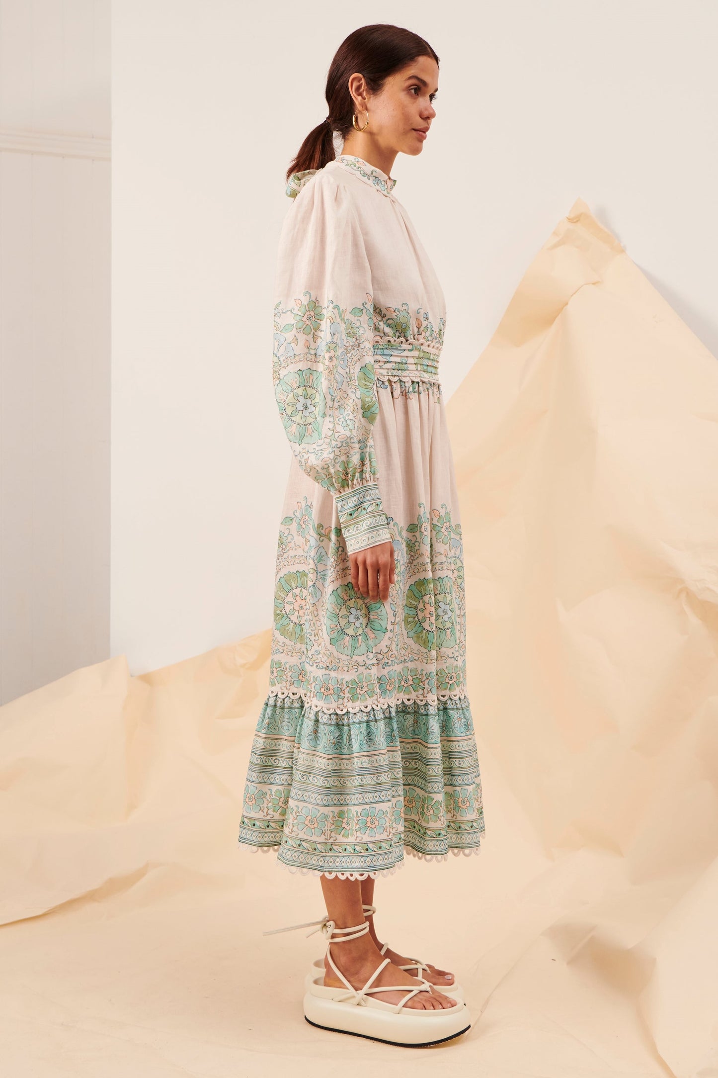 Classic Vintage Dress with a Flattering Fit