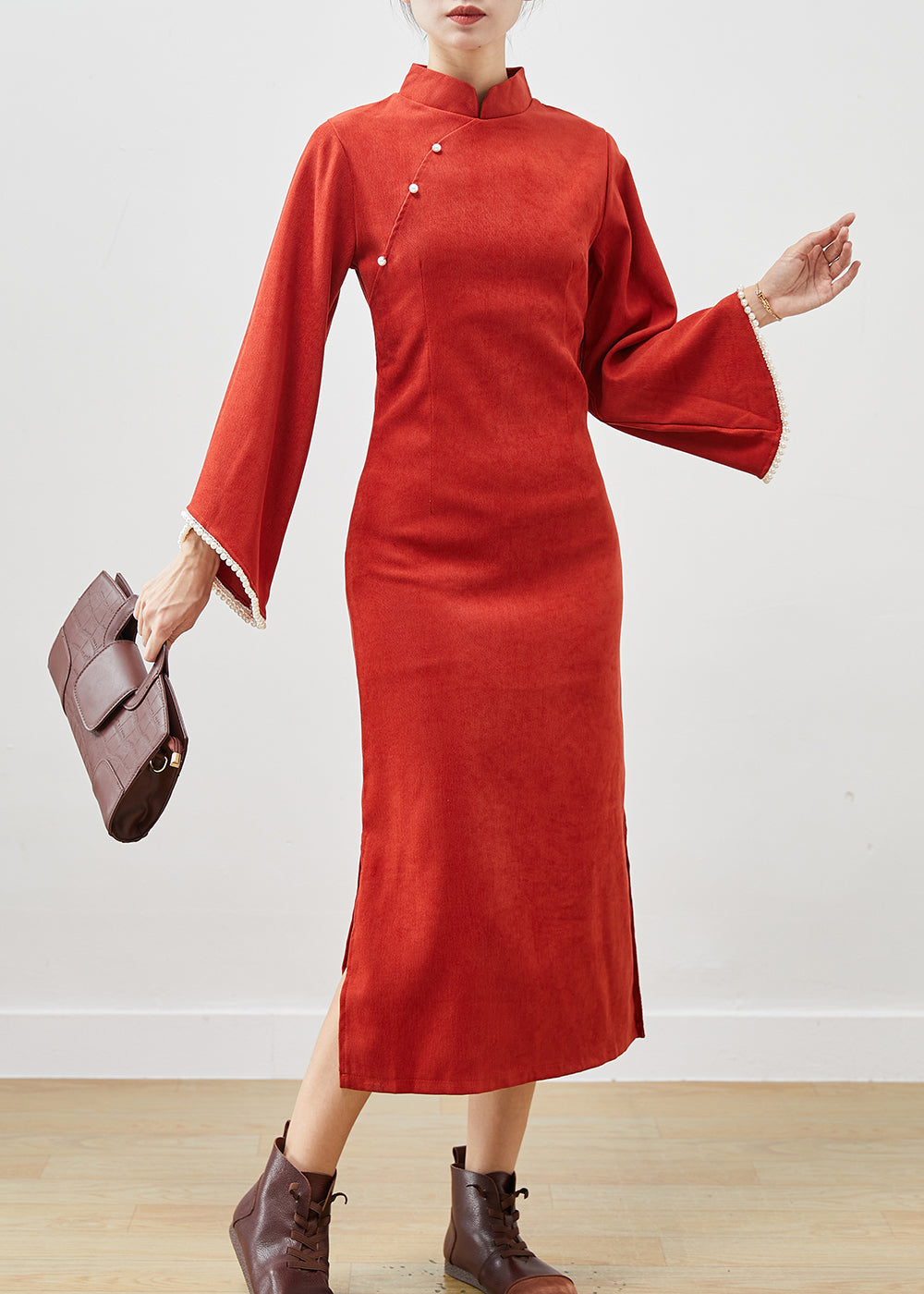 Well Tailored Dress with a Graceful Silhouette