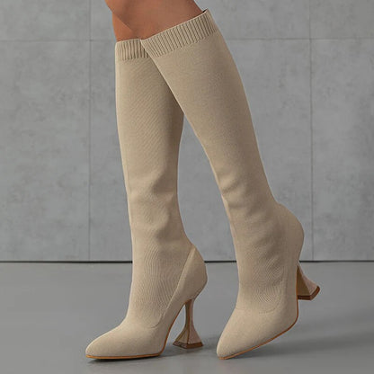 Effortlessly Elegant Boots with a Timeless Design