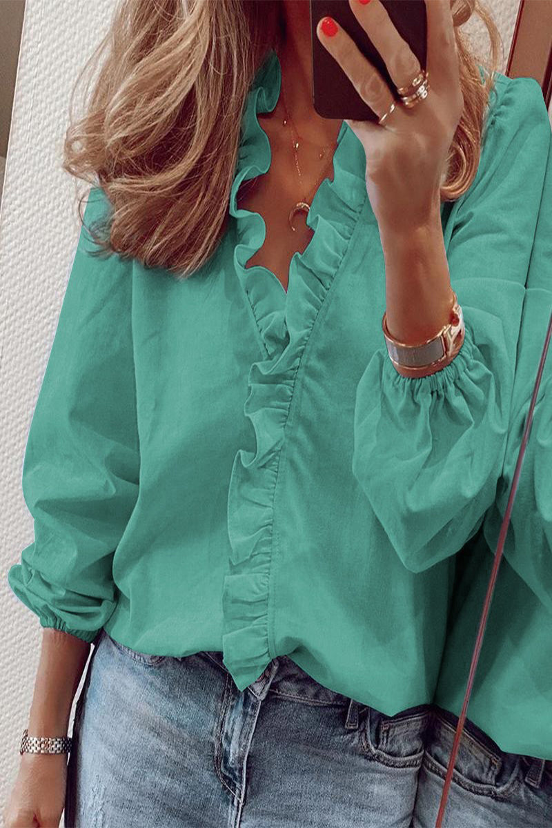 Effortlessly Elegant Top with a Timeless Design