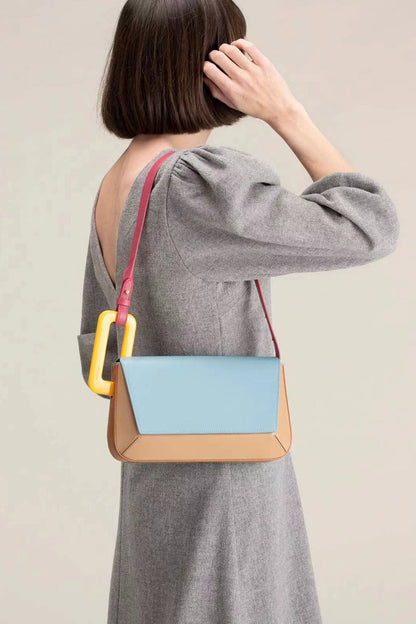 Classic Vintage Bag with a Flattering Fit