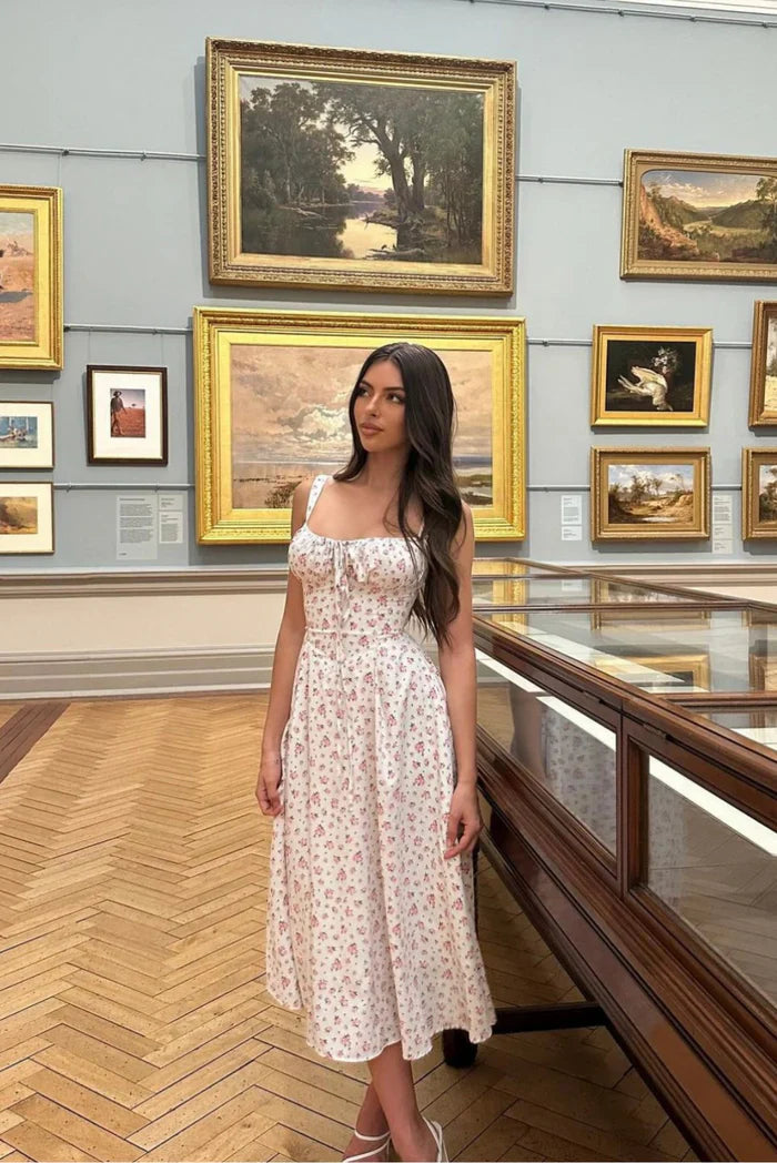 Effortlessly Elegant Dress with a Timeless Design