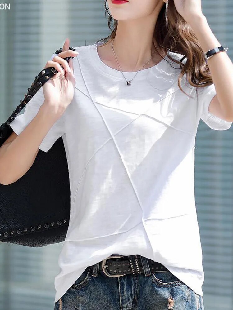 Effortlessly Elegant T-Shirt with a Timeless Design