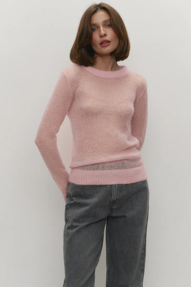 Polished Top with an Effortless Classic Look