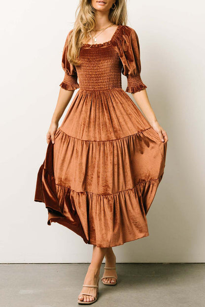Well Tailored Dress with a Graceful Silhouette