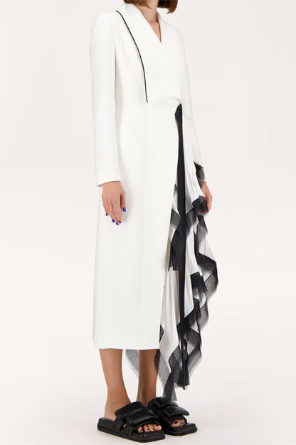 Beautifully Crafted Dress in a Classic Style