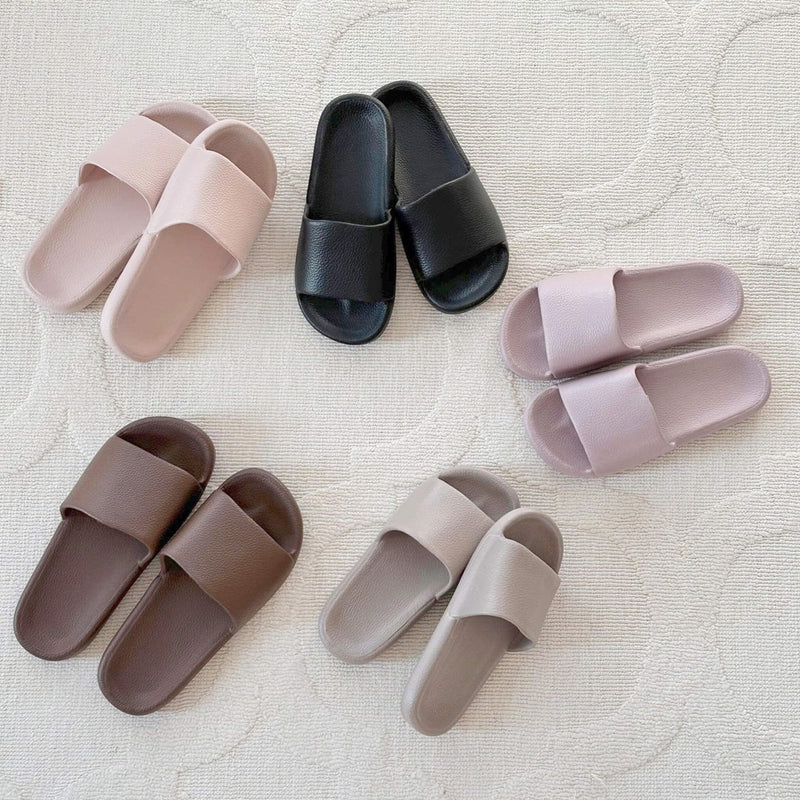 Classic Vintage Sandals with a Flattering Fit