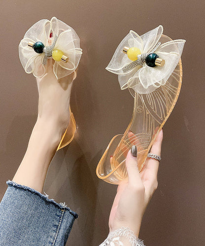 Well Tailored Sandals with a Graceful Silhouette