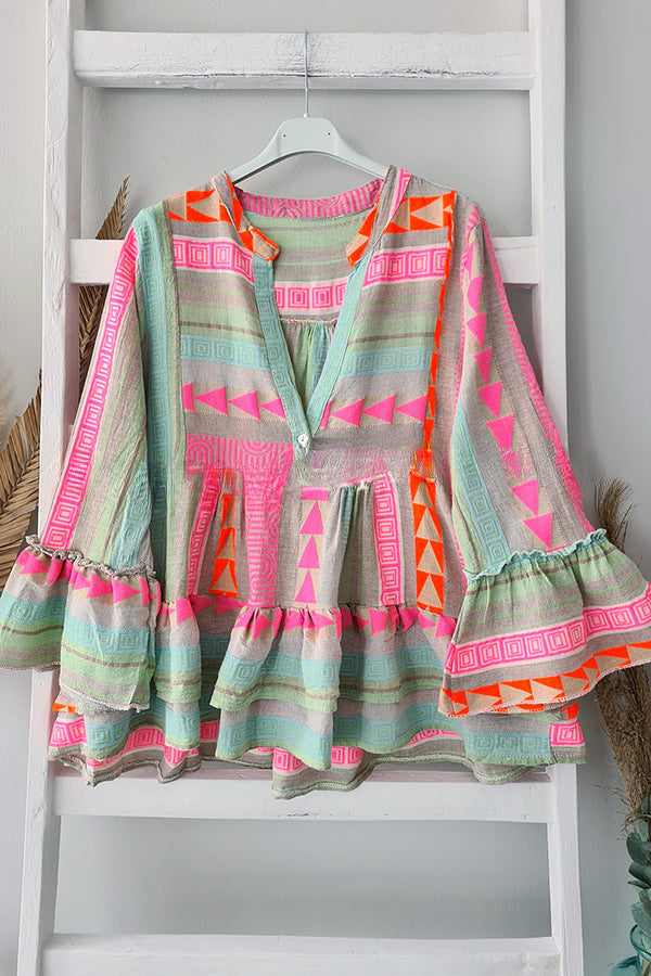 Beautifully Crafted Blouse in a Classic Style