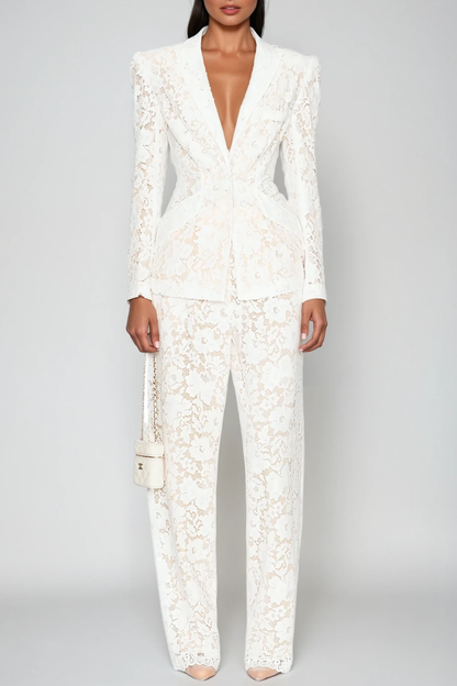 Effortlessly Elegant Pants with a Timeless Design