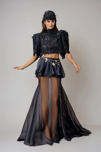 Effortlessly Elegant Garment with a Timeless Design