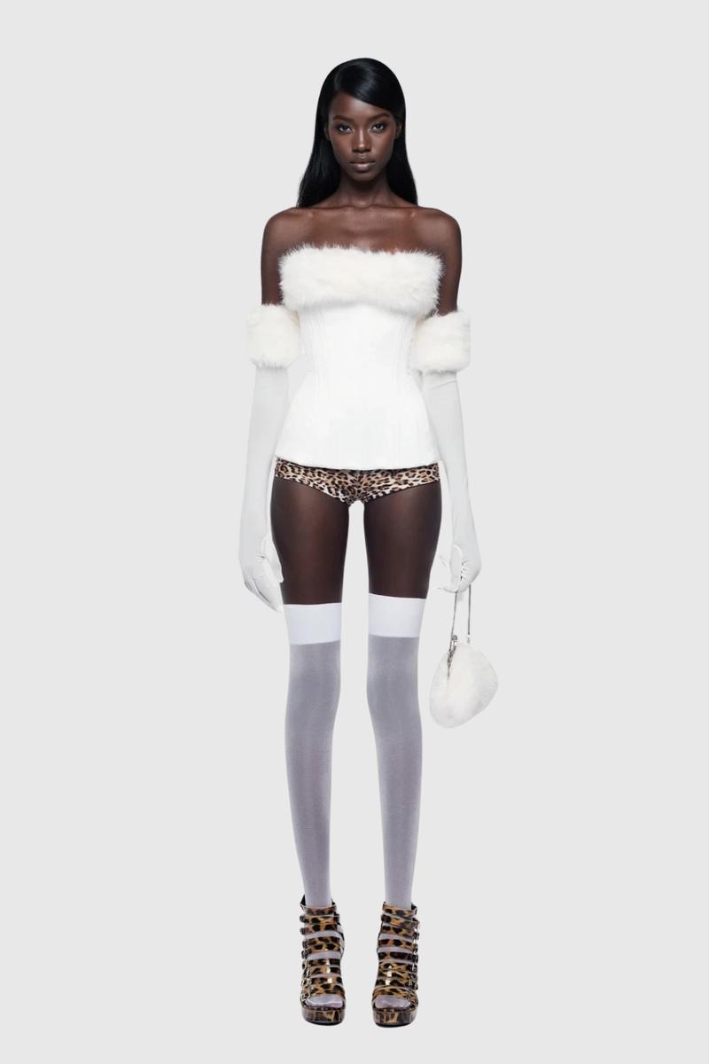 Well Tailored Top with a Graceful Silhouette