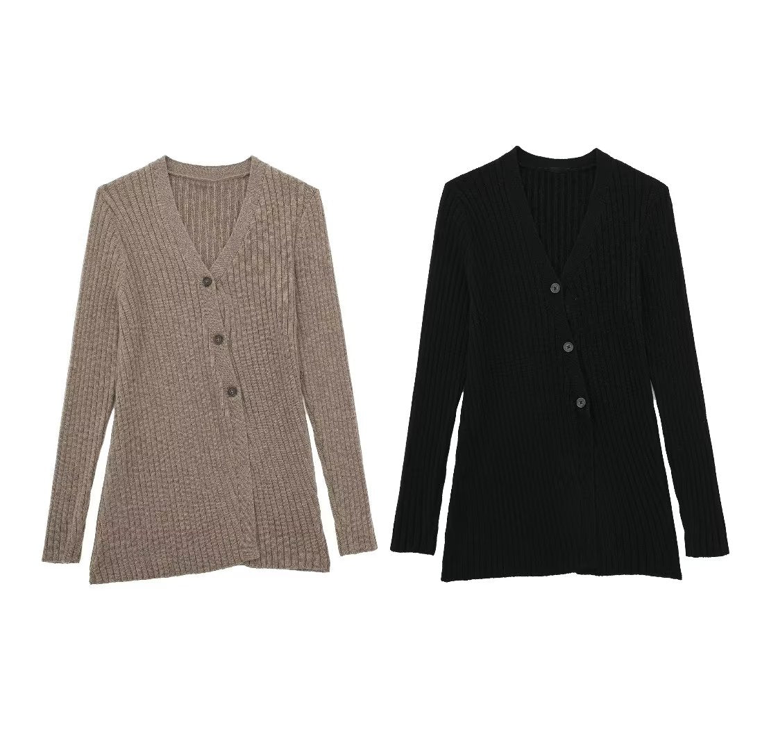 Effortlessly Elegant Cardigan with a Timeless Design