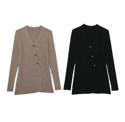 Effortlessly Elegant Cardigan with a Timeless Design