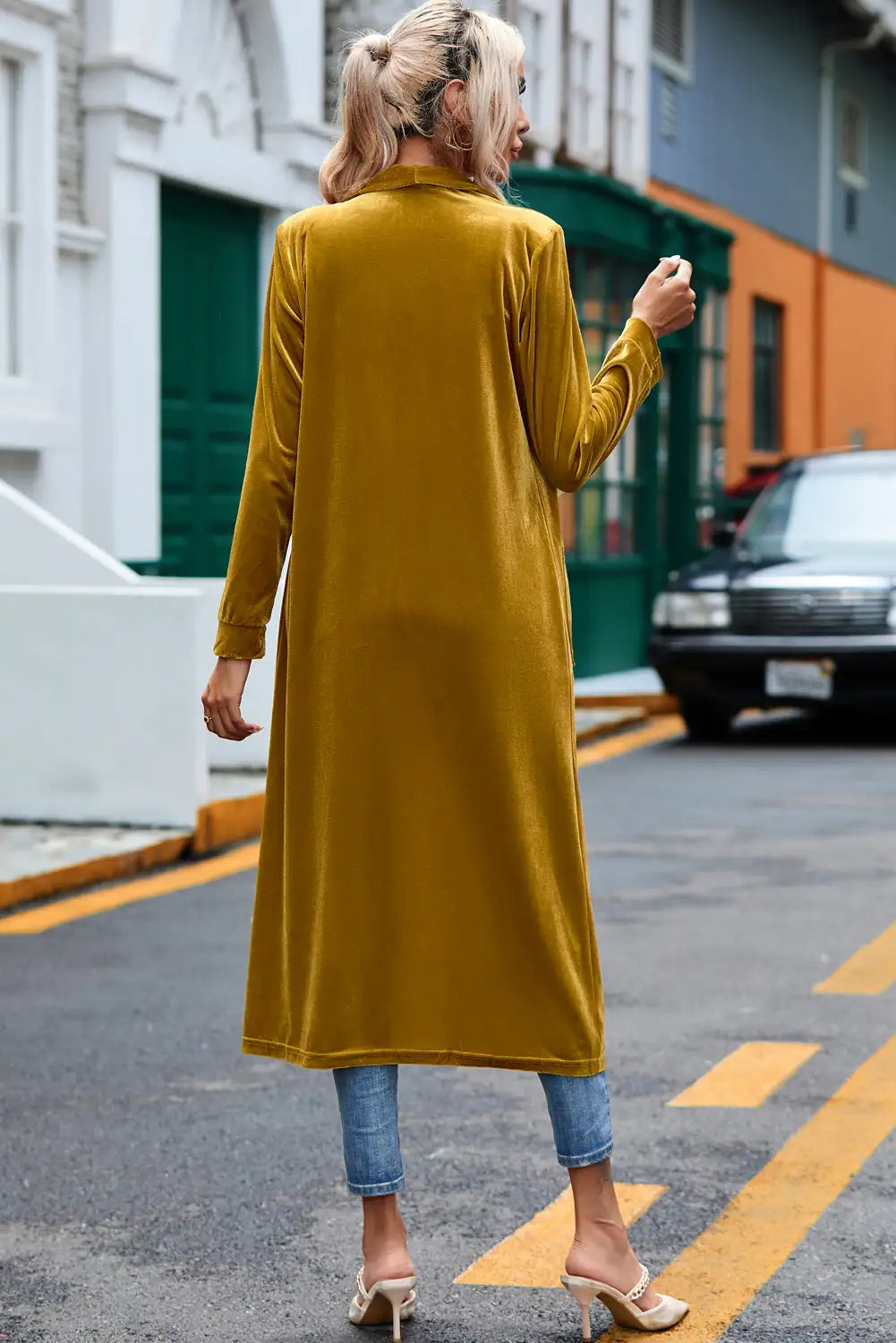 Effortlessly Elegant Garment with a Timeless Design