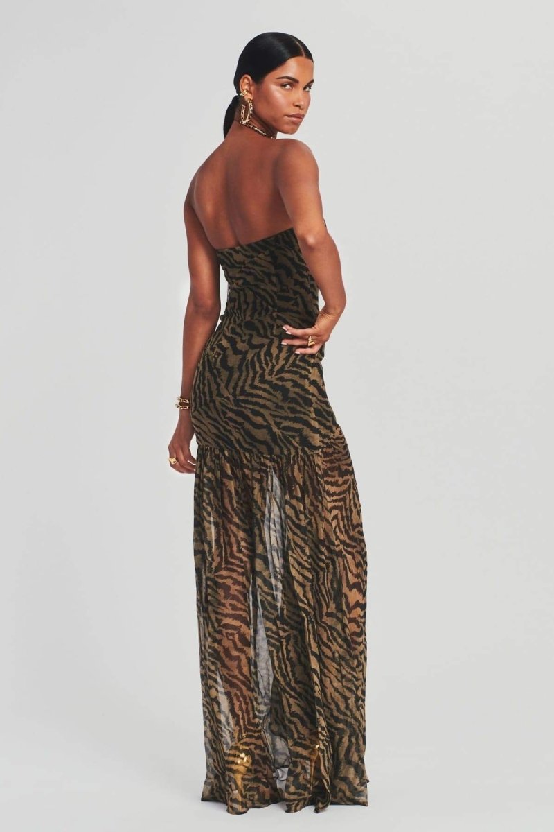Beautifully Crafted Dress in a Classic Style