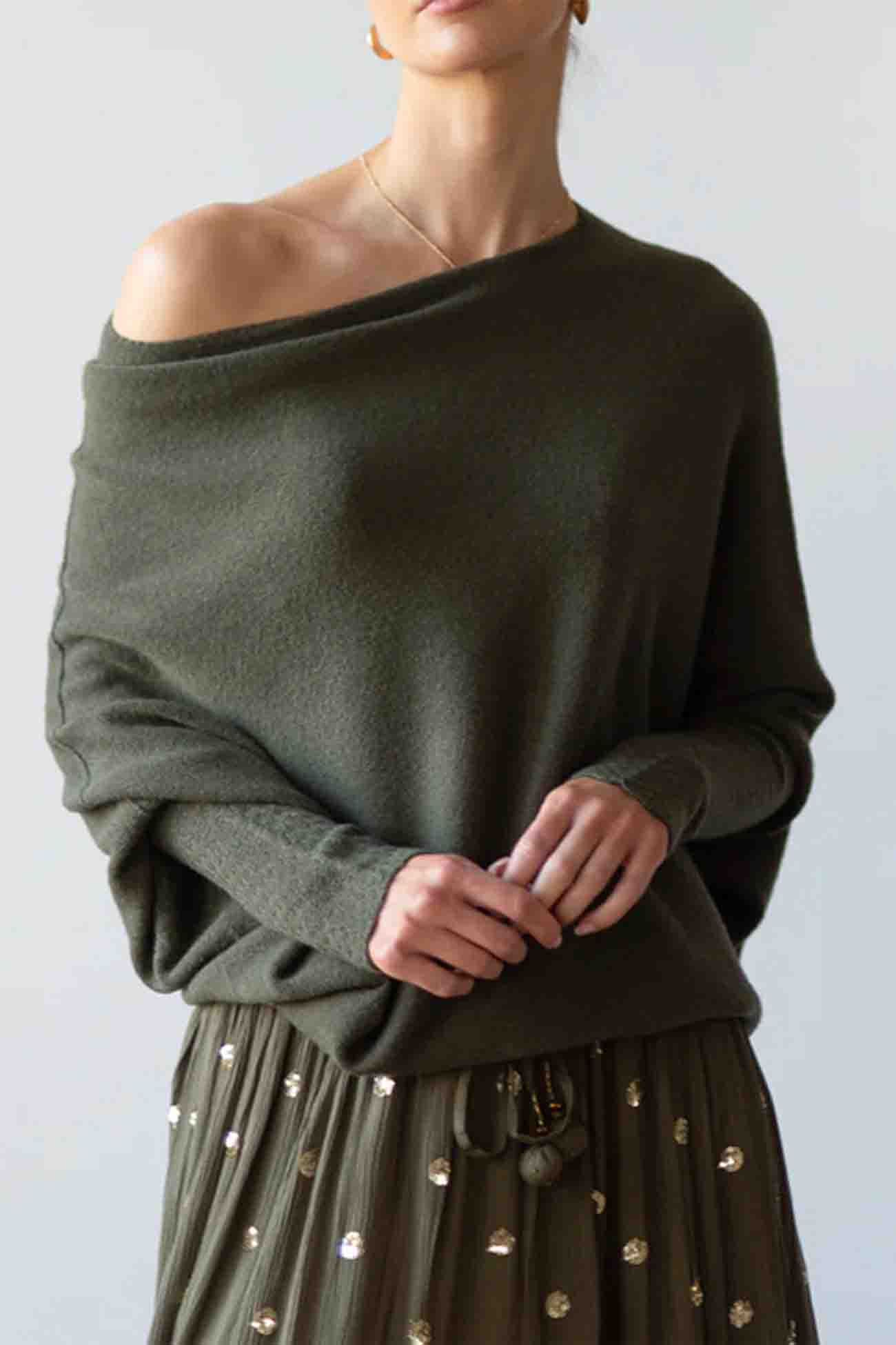 Effortlessly Elegant Top with a Timeless Design