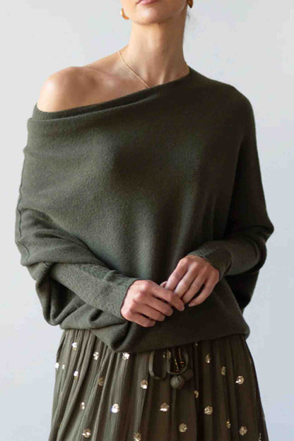 Effortlessly Elegant Top with a Timeless Design