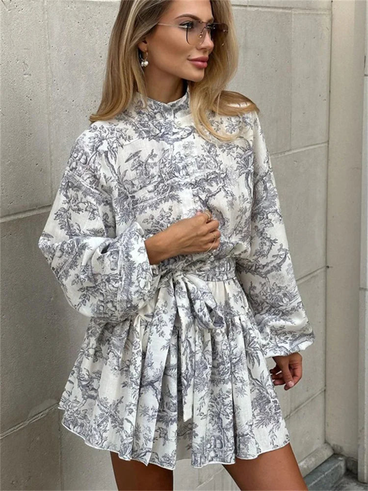 Classic Vintage Dress with a Flattering Fit