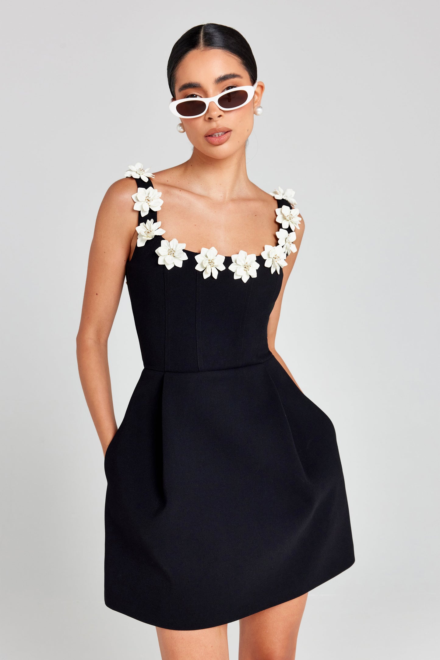 Beautifully Finished Dress in a Timeless Design