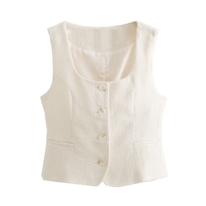 Well Tailored Top with a Graceful Silhouette